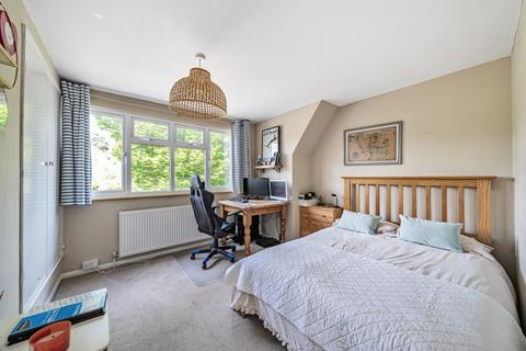 Averon Saunders Lane, Woking, GU22 0NT