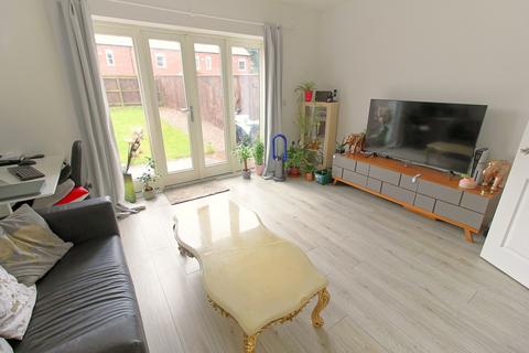 2 bedroom end of terrace house for sale, London Road, Oadby, Leicester