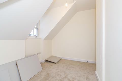 1 bedroom apartment to rent, Brassey House, Walton, KT12