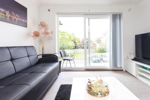 1 bedroom apartment to rent, Ladbroke Road