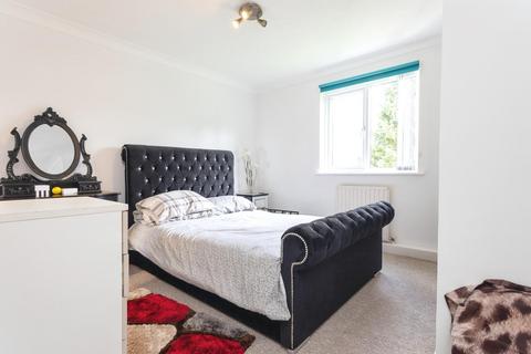 1 bedroom apartment to rent, Ladbroke Road
