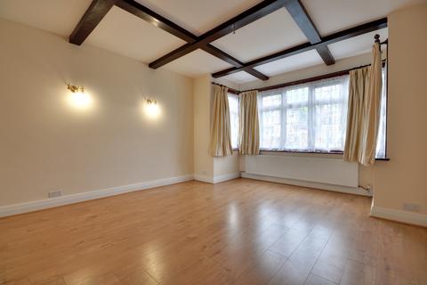 4 bedroom detached house to rent, Greystone Gardens, Harrow, Middlesex, HA3 0EF