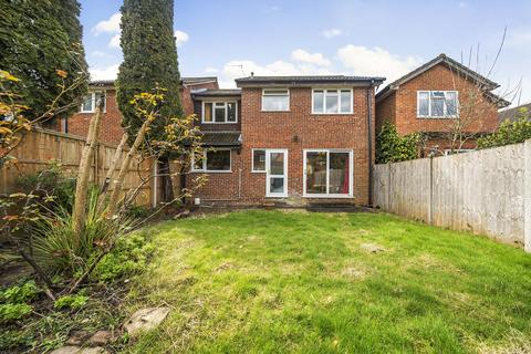 4 bedroom link detached house to rent, Wayborne Grove, Ruislip, HA4 7DU