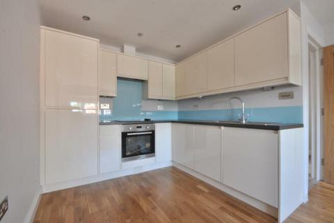 3 bedroom apartment to rent, Packhorse Road, Gerrards Cross