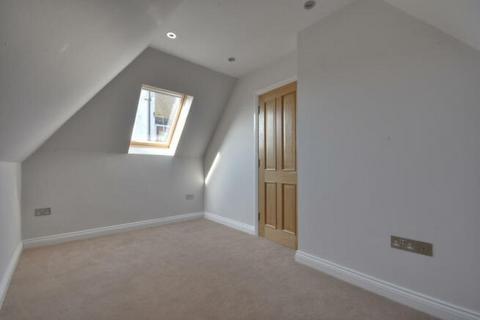 3 bedroom apartment to rent, Packhorse Road, Gerrards Cross