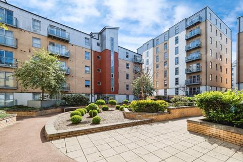 1 bedroom flat to rent, Queen Mary Avenue, South Woodford, E18