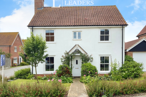 3 bedroom detached house to rent, Street Farm Close, Tunstall IP12