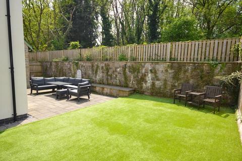 6 The Oaks, Llangattock, Crickhowell, NP8 1QA