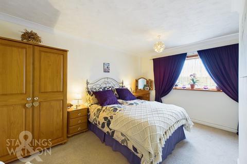3 bedroom semi-detached house for sale, King Street, Winterton-on-sea, Great Yarmouth