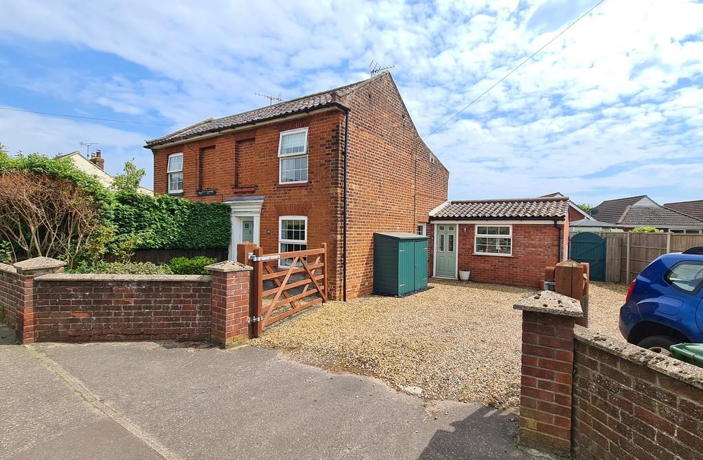 Bacton Road, North Walsham 2 bed semidetached house for sale £260,000