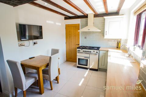 12 Dianmer Close, Hook, Swindon, SN4 8EB