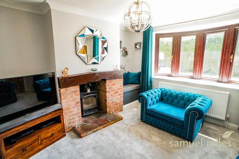 12 Dianmer Close, Hook, Swindon, SN4 8EB