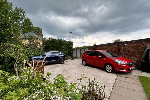 4 bedroom semi-detached house for sale, Moxley Road, Wednesbury