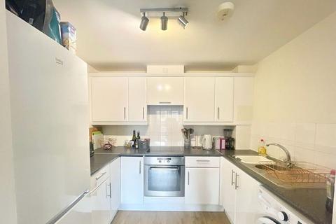 1 bedroom ground floor flat to rent, Ovaltine Court, Ovaltine Drive, Kings Langley, Hertfordshire, WD4 8GU