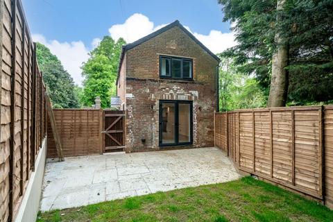 2 bedroom detached house for sale, Church End, Markyate