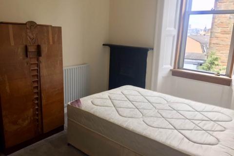 3 bedroom flat to rent, Polwarth Crescent, Edinburgh,