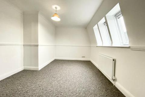 2 bedroom flat to rent, Orchard Court, Edgware HA8