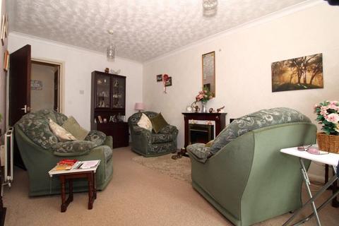 2 bedroom flat for sale, Leighswood Court, Leighswood Road, Aldridge, WS9 8UT