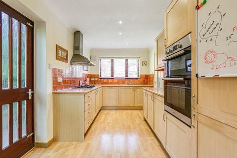 4 bedroom semi-detached house for sale, Timberling Gardens, Sanderstead, CR2 0AW