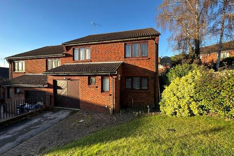 15 Timberling Gardens, South Croydon, CR2 0AW