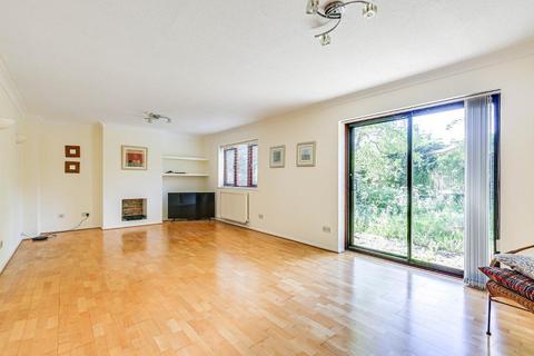 15 Timberling Gardens, South Croydon, CR2 0AW