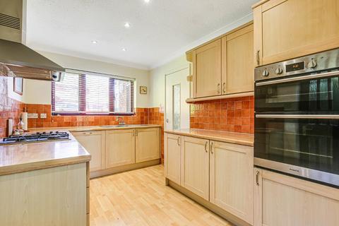 15 Timberling Gardens, South Croydon, CR2 0AW