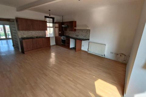 1 bedroom flat to rent, Conway Road, Colwyn Bay, Colwyn Bay, Conwy, LL29 7LR