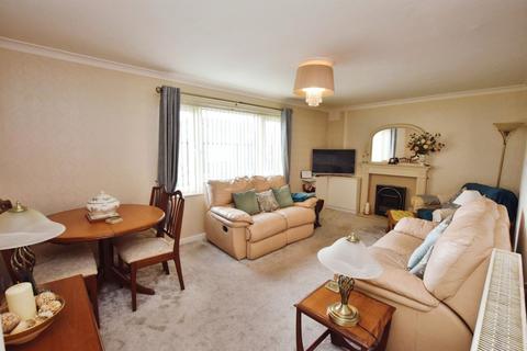 2 bedroom flat for sale, Green Lane, Sale, Greater Manchester, M33