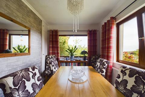 2 Cairnside, Ilfracombe, EX34 8EW