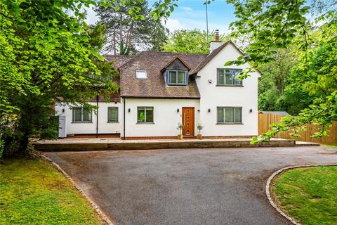 4 bedroom detached house for sale, Butlers Dene Road, Woldingham, Caterham, Surrey, CR3