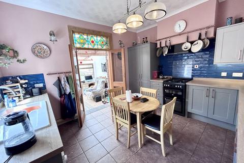 5 bedroom semi-detached house for sale, West Street, PO33