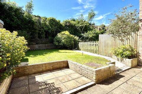 3 bedroom end of terrace house for sale, Higher Mead, Ilminster