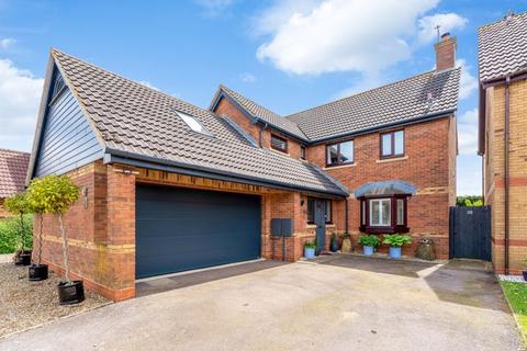 5 bedroom detached house for sale, Cheney Gardens, Middleton Cheney