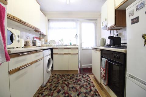 3 bedroom semi-detached house for sale, Cheviot Road, Luton