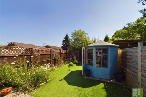 2 bedroom bungalow for sale, Madingley, Bracknell, Berkshire, RG12