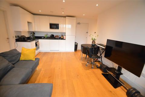 2 bedroom apartment to rent, South End, Croydon, CR0
