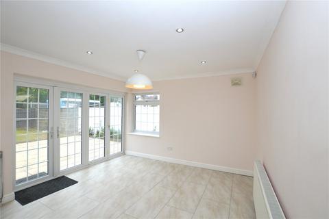 5 bedroom bungalow to rent, Lakehall Road, Thornton Heath, CR7