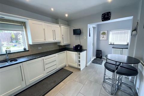 2 bedroom semi-detached house for sale, Kilvington Crescent, Sheffield, S13 8AA