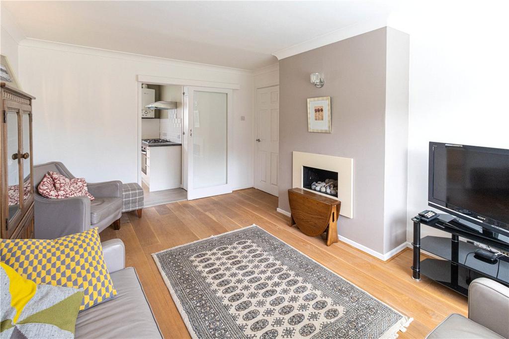 Berkeley Court, Harpenden, Hertfordshire 2 bed ground floor flat for