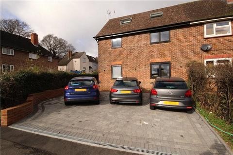 1 bedroom in a house share to rent, Roundhill Way, Guildford, Surrey, GU2