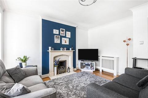 6 Chiltern Close, Staines, TW18 2BU