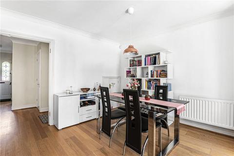 6 Chiltern Close, Staines, TW18 2BU