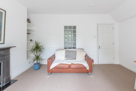 Basement Flat, 17 Southleigh Road, Bristol, BS8 2BQ