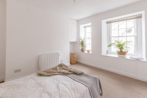 Basement Flat, 17 Southleigh Road, Bristol, BS8 2BQ