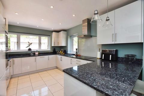5 bedroom detached house for sale, Coombe Road, Salisbury                                                                              *VIDEO TOUR*