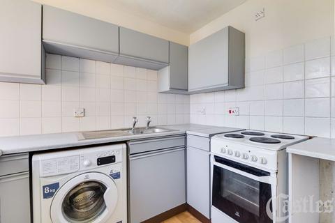 1 bedroom apartment for sale, Riverside Close, London