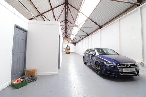 Warehouse to rent, Park Road, Raunds, Wellingborough