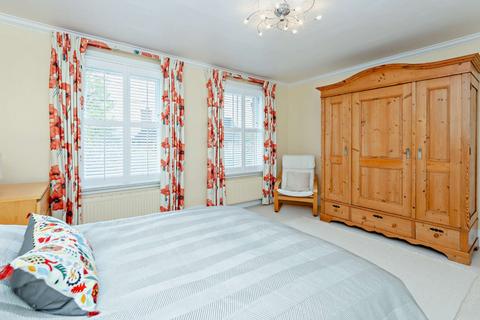 5 Parkside Road, Ascot, SL5 0NL