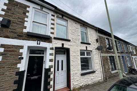 3 bedroom terraced house to rent, North Road, Ferndale