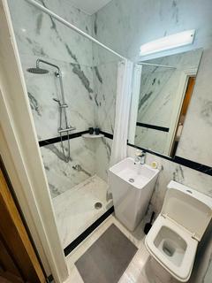 undefined, Double Room in Cranbrook Road